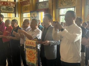 江啟臣至大甲、外埔宮廟參拜 肯定台中市是幸福宜居城市