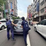 警專實習生烈日推車體會警察使命