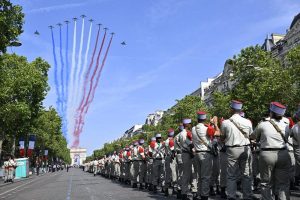 法國國慶閱兵展現歐洲團結挺烏 烏軍首度參加