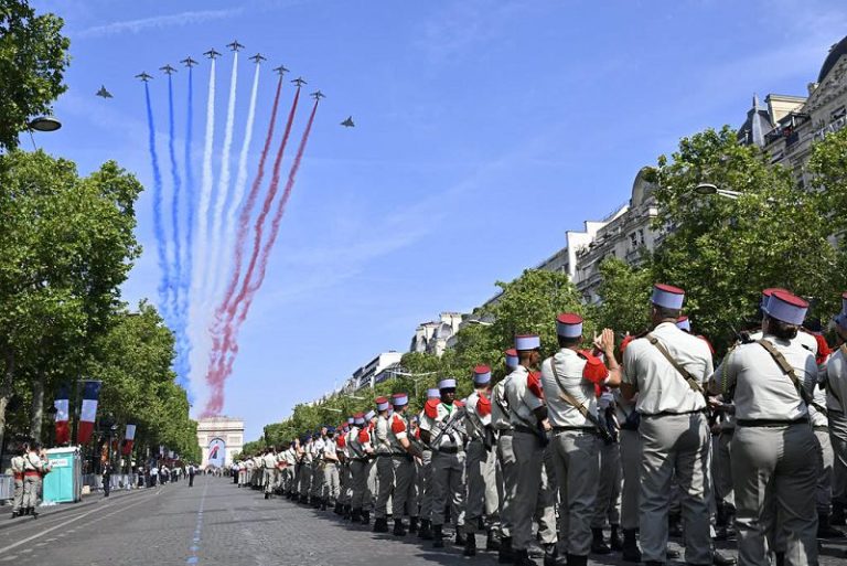 法國國慶閱兵展現歐洲團結挺烏 烏軍首度參加