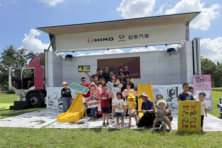 屏東移動遊樂園 吸引500名親子同樂