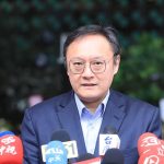 鄭照新籲收回19批油品恢復上市決定