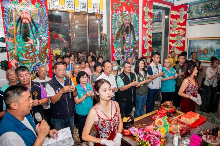 義竹百年龍興廟重修完工 翁章梁贈匾