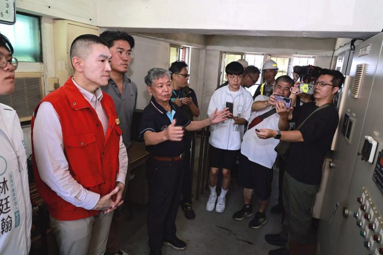 巴威颱風逼近 謝國樑視察抽水站防颱整備