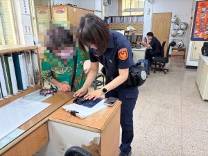 詐團假冒警察恐嚇要逮捕 鼎山警戳破謊言守住長者積蓄