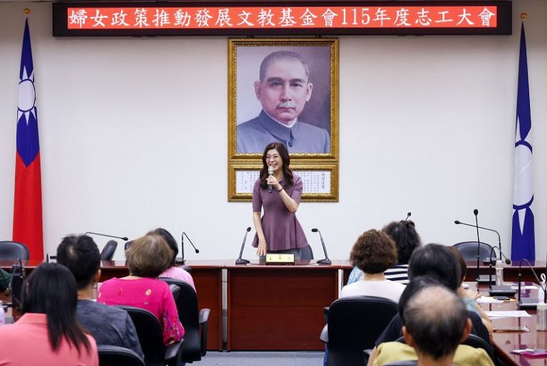 鄭麗文感謝婦女志工不離不棄 籲2026穩住陣腳、2028藍天再現