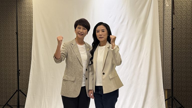 陳亭妃率台南隊拍攝合體定裝照展氣勢
