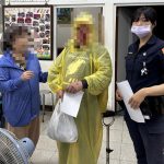 風雨中守護返家路 暖警助迷途翁平安團聚