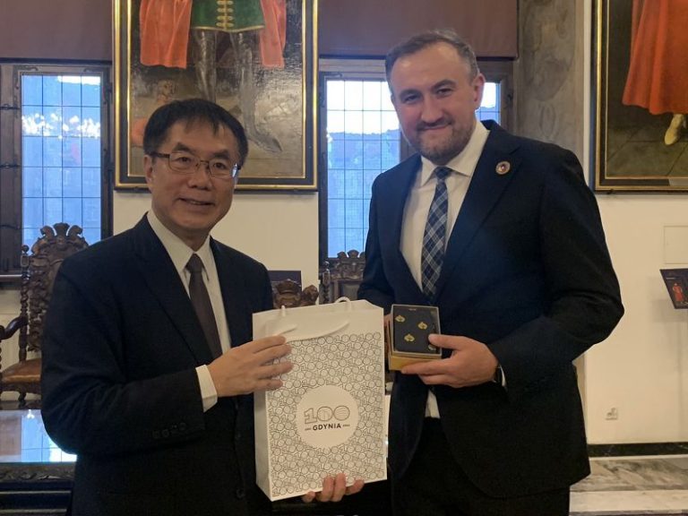 黃偉哲40小時高效出訪波蘭 拚經濟外交促台波產業合作