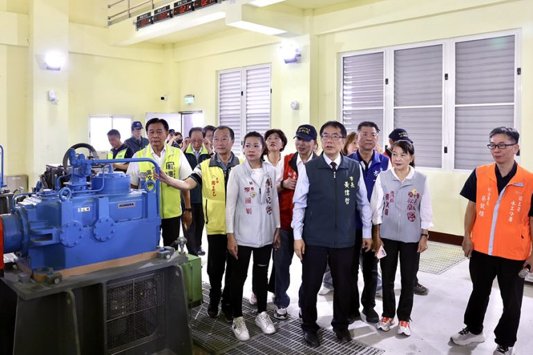 黃偉哲會勘學甲M幹線抽水站新建工程完工