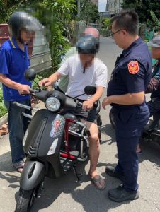 一通110守住生命 警民攜手協助七旬翁送醫