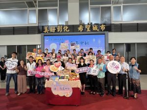 用愛點亮中秋 王惠美力挺身障禮品