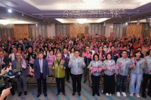37醫藥護公會力挺 賴瑞隆提「健康高雄2.0」
