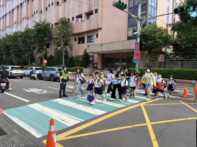 開學了 警一分局啟動護童專案