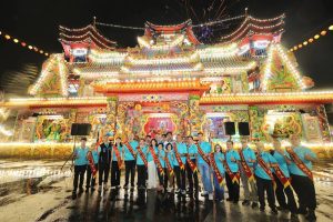 鷄籠中元祭 主普壇「開燈放彩」