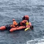 望幽谷海域驚傳民眾溺水 海巡頂風浪馳援救起