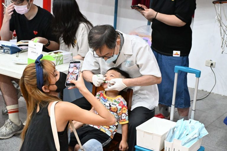 一站式健康服務前進朴子國小，守護全家健康