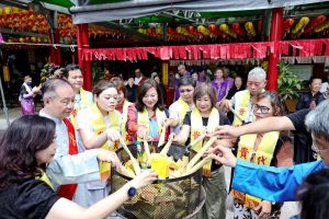 大竿林代天宮三獻禮 邱佩琳陪祭