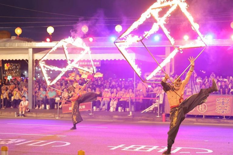 中元祭放水燈遊行 基隆盛大登場