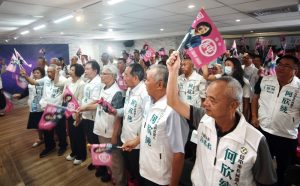 何欣純後援會長授證大會 宣布當選將打造台中「三個第一」、弭平台中「三個落差」