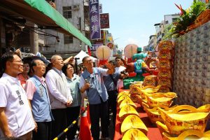 嘉義城隍廟5大創意供品吸睛