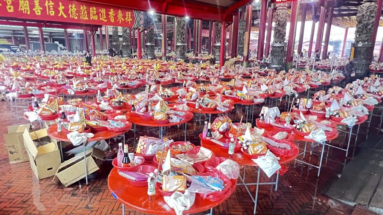 南鯤鯓代天府中元普度 席開千桌