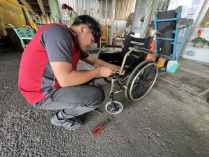 回收輔具再利用中市龍井區清潔隊攜手公益團體讓愛延續