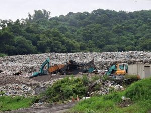 大里垃圾山堆置47.6萬噸垃圾  張芬郁爭取千位清潔隊臨時工轉正
