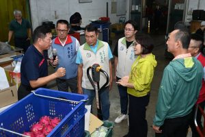 康裕成議長率隊勘查農業災損 籲市府保障農民及消費者權益