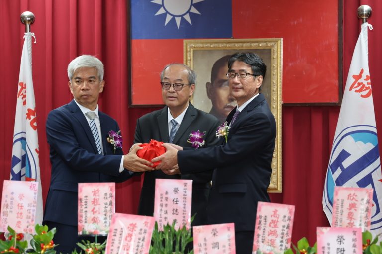 台電協和發電廠新卸任廠長 交接