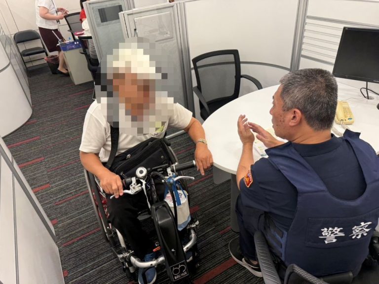曾受騙仍深信投資老師 警方及時勸阻