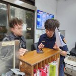 民族暖警化身雙語橋梁 助法籍男子完成信用卡掛失