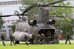 漢光42號實兵演習首日 陸戰隊搭直升機北上增援