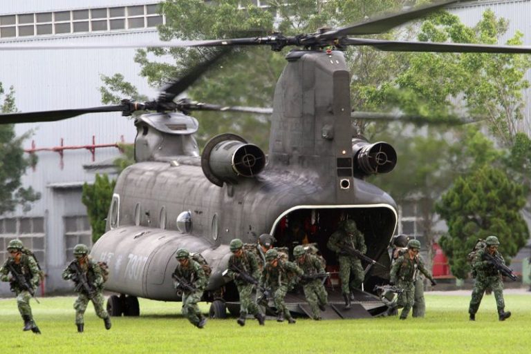 漢光42號實兵演習首日 陸戰隊搭直升機北上增援
