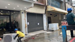玉竹商圈遮雨棚因連日大雨掉落工務局完成排除
