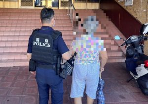 老嫗搭鄰居便車就醫無人接回 福德警暖心陪伴助返