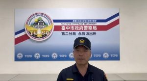 小客車擦撞衍生糾紛 警到場依法處理