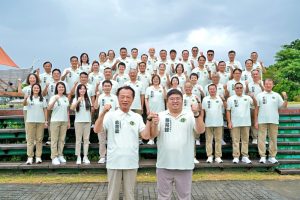蔡易餘領軍活力團隊 展現團結氣勢