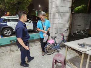 民族警細心協助迷途男子返家