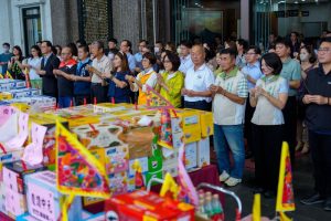 市議會舉行中元普渡祭典 康議長祈願高雄平安順利