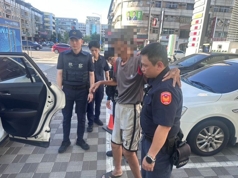 身體不適遇車輛故障 苓雅警化解行車危機