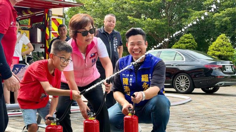 台中小小消防營 學童變身救火英雄