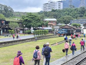 集集支線復駛吸人潮 88節推車埕鐵道音樂趴