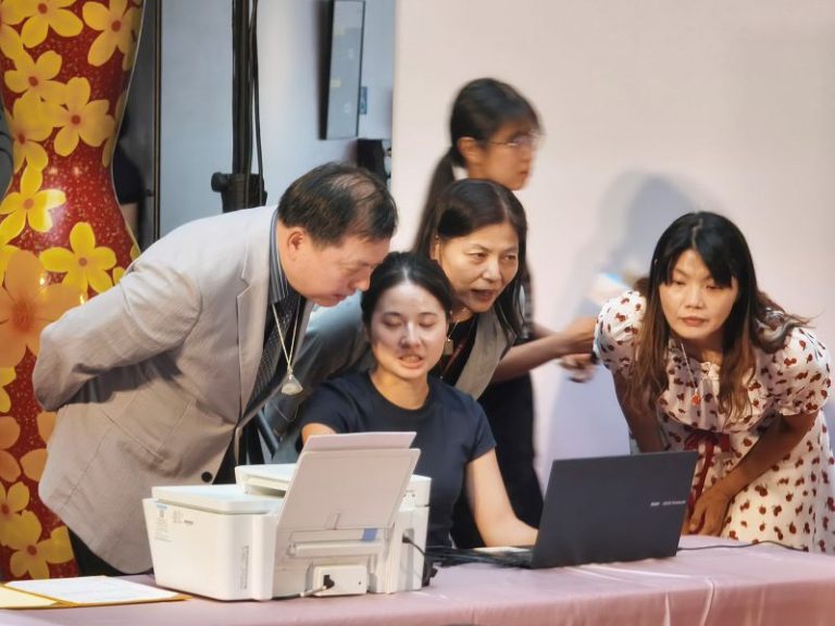 千對新人抽出66對 台中市舉辦萬呎高空證婚活動