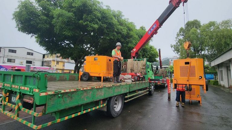 高雄豪雨積淹水 盧秀燕指示即刻馳援 中市27台抽水機具南下救災