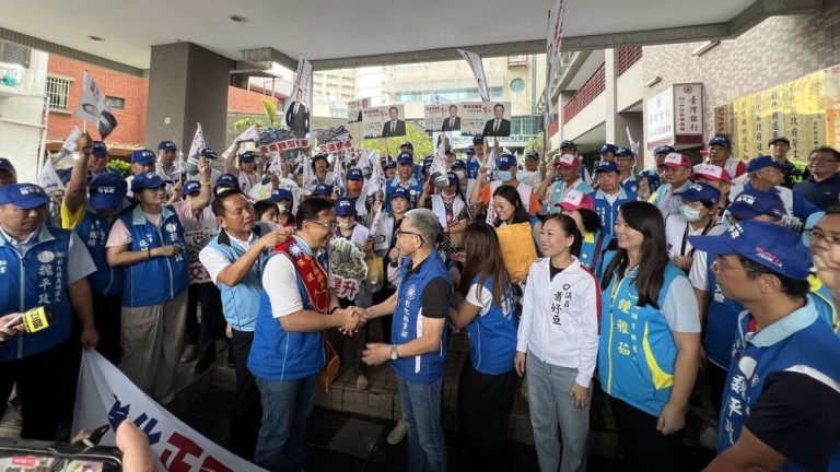 百人陣仗相挺 魏平政正式登記參選彰化縣長