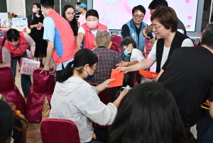彰縣中秋節關懷 公私協力關懷弱勢