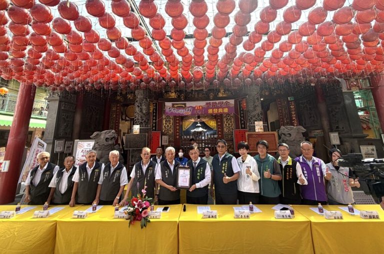臺灣首廟天壇頒發115年清寒獎學金
