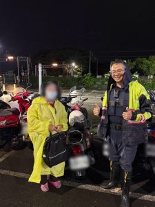 老婦機車停錯捷運站 橋頭警助找回