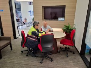 80歲老翁提領200萬「送孫留學」 警銀聯手揭穿詐騙話術